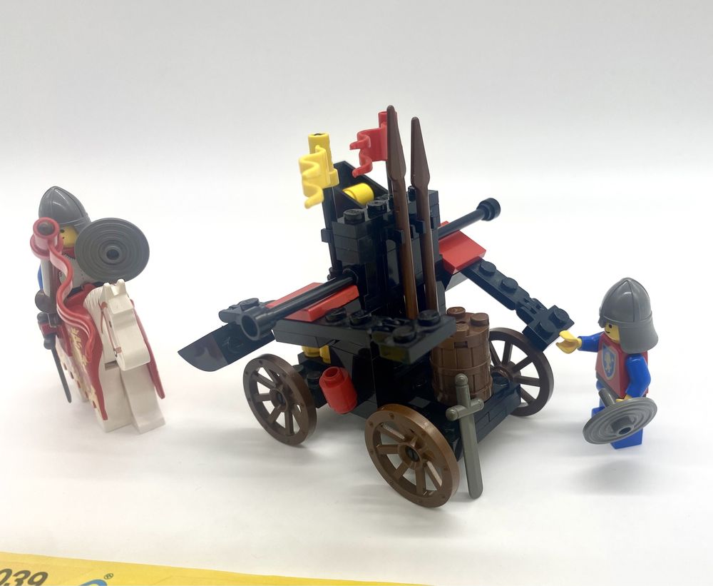 Lego Castle 6039: Twin-Arm Launcher