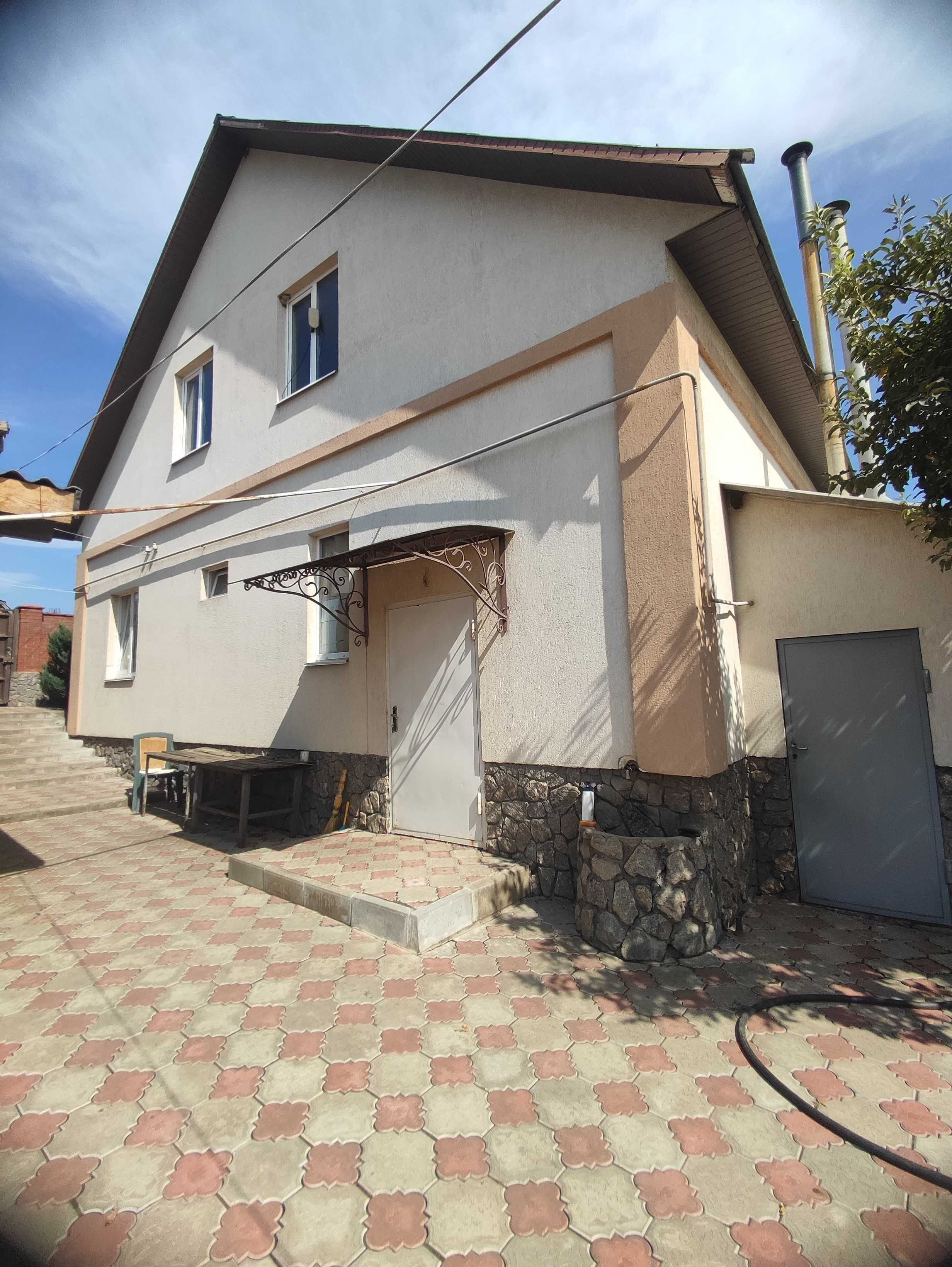 Продаю шикарный 2х эт. дом  с готовым бизнесом г.Мерефа