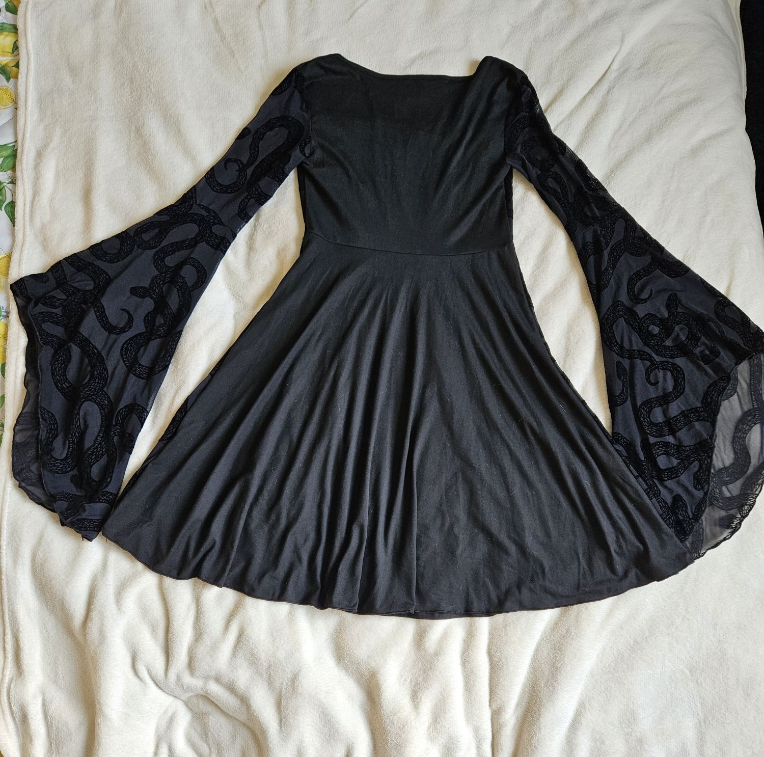 Gotycka sukienka z szerokimi rękawami xs s 34 36