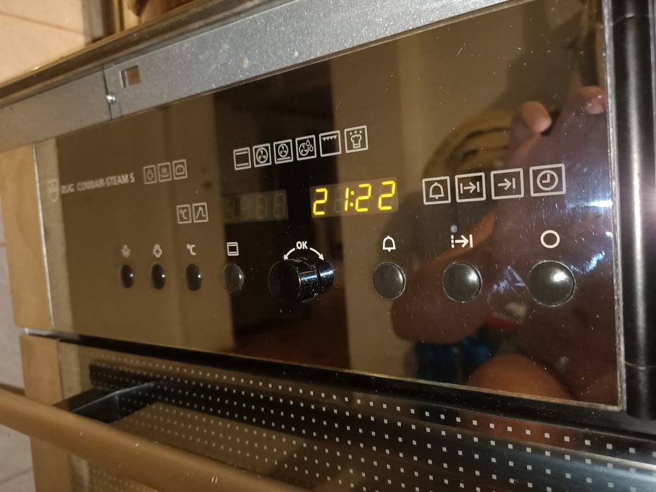 Piekarnik szwajcarski V-ZUG Combair S z parownikiem