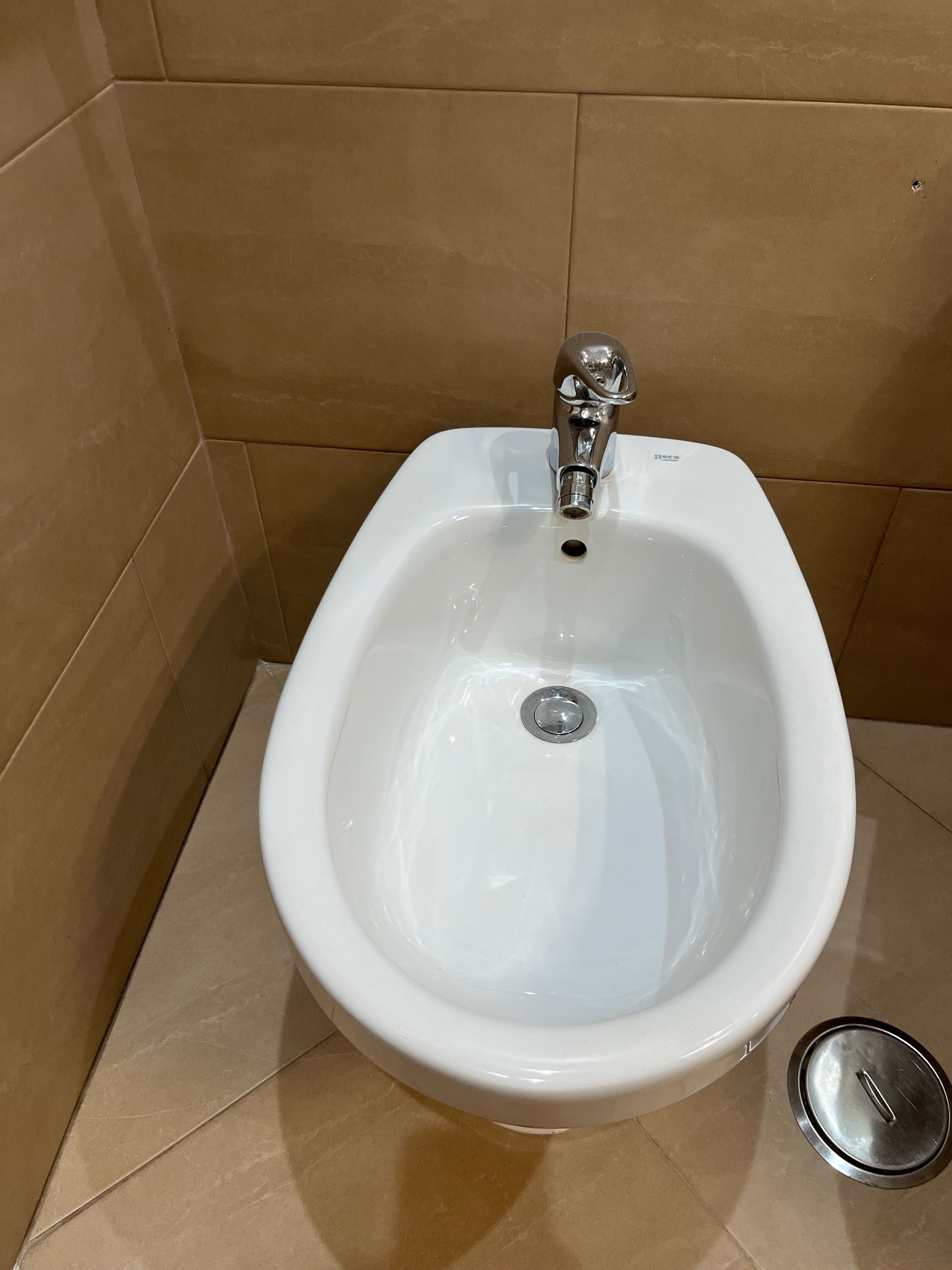 Bidé Roca com torneira