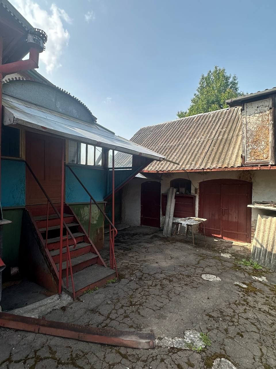 Продам будинок з ділянкою 25 сотих