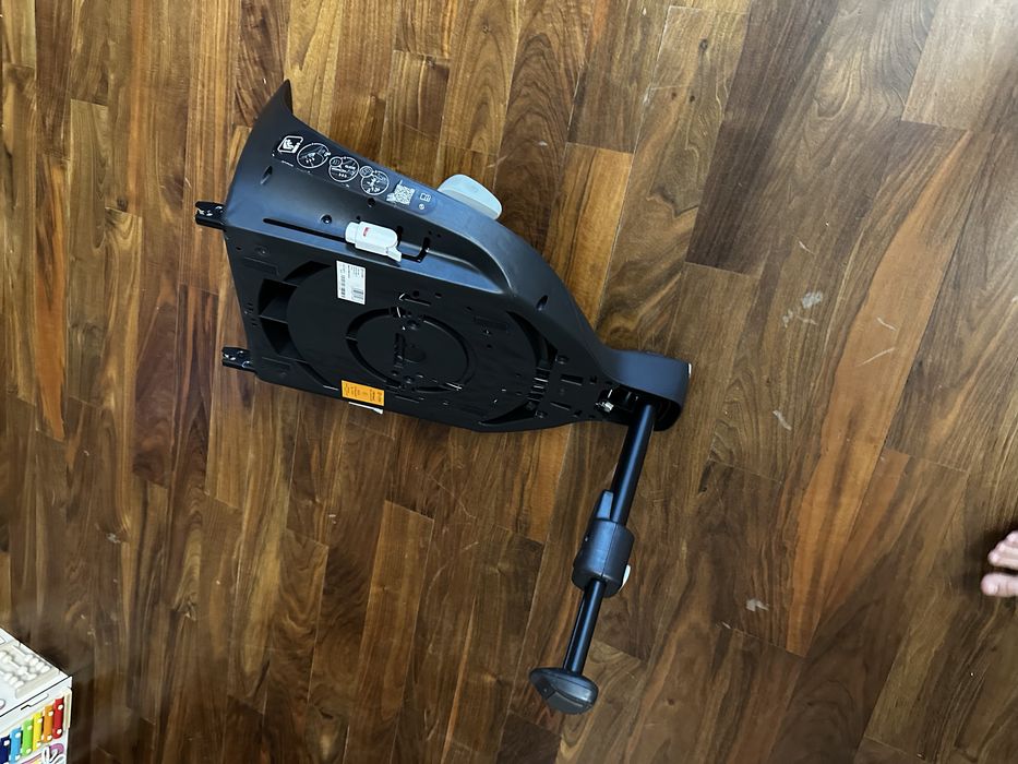 Cybex Cloud Z + база Isofix Base Z — отличное состояние