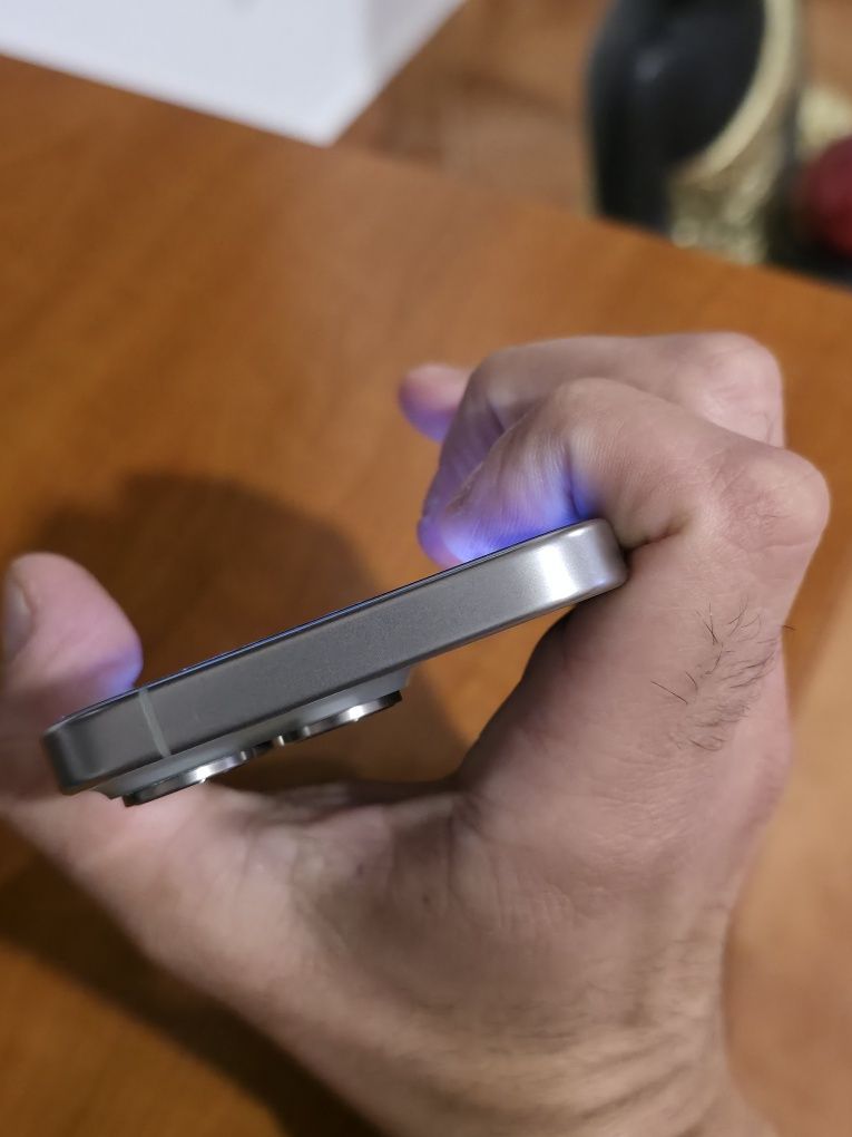 Iphone 15 Pro 256GB como novo + caixa e carregador original