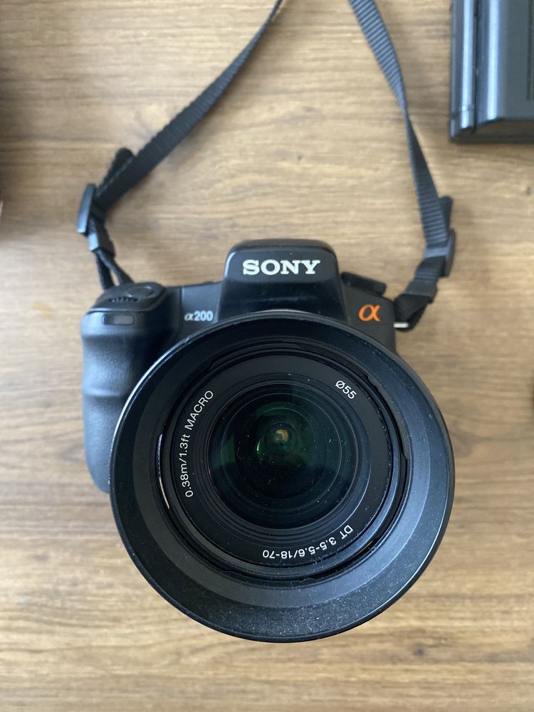 Sony Alpha 200 - 10.2 mega pixels