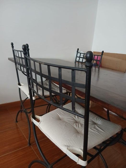 Mesa de Jantar + 6 Cadeiras