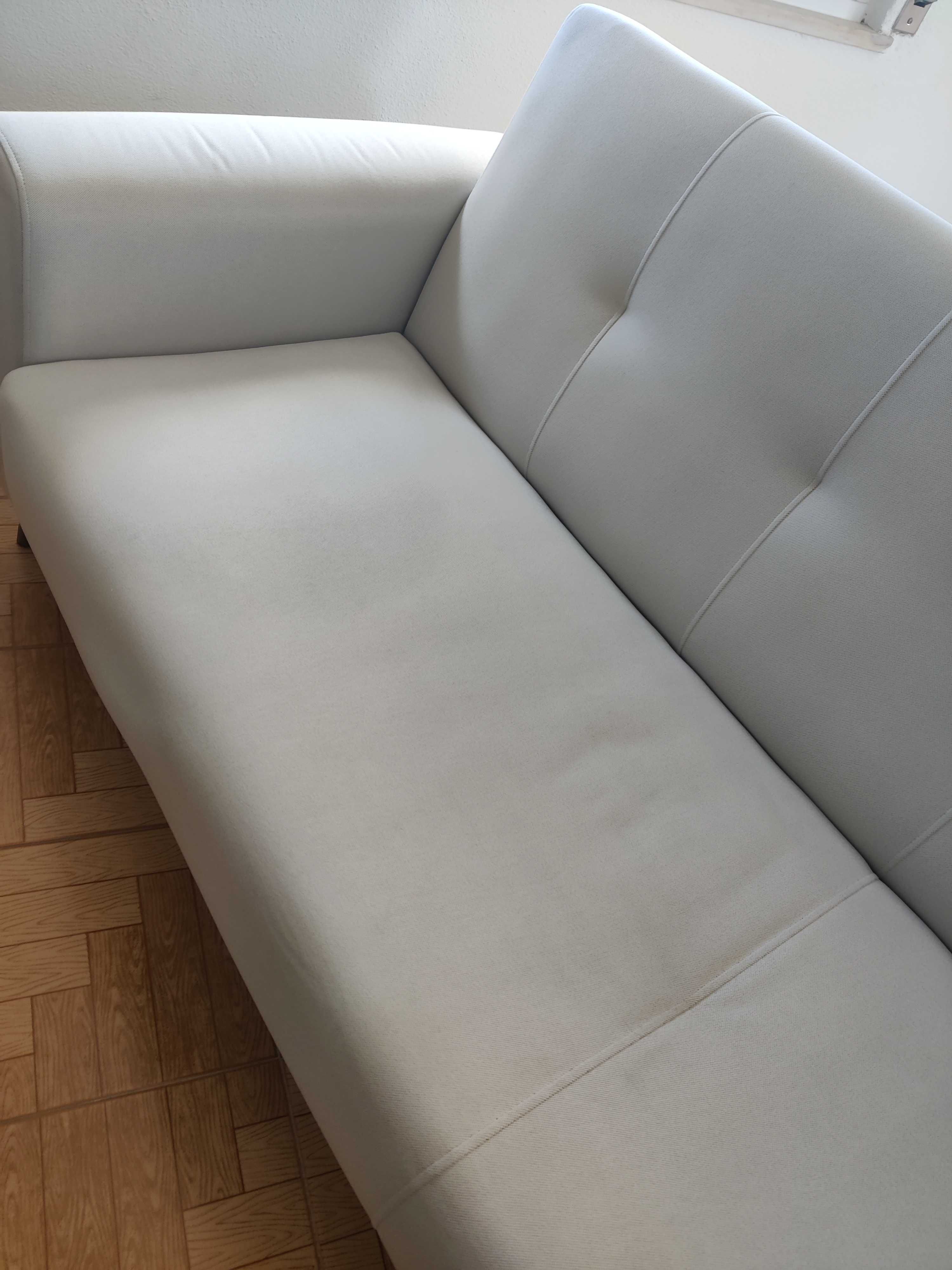 Sofá-cama de 3 lugares em cinzento