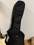 Guitarra Peavey Plus , usada poucas vezes,  vinda da inglaterra.