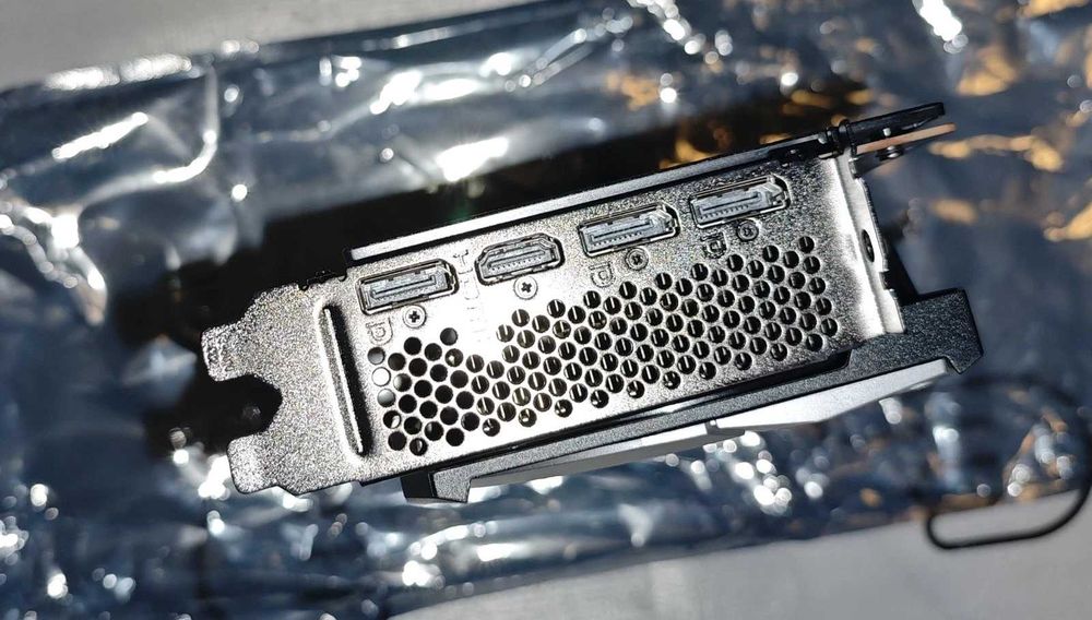 AMD Radeon RX 6750 XT 12 GB GDDR6 - Відеокарта