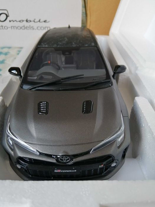 Otto mobile Toyota Corolla GR 1/18 Novo