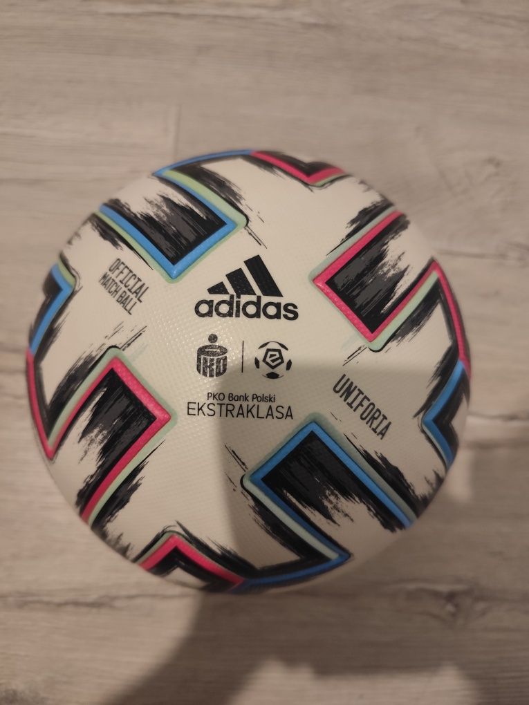 Official match ball UNIFORIA