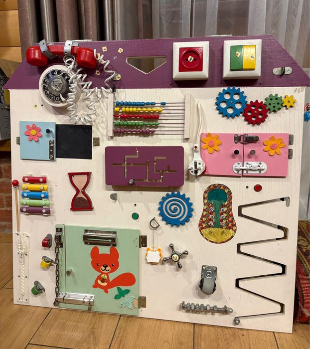 Бізіборд для дітей/бізікуб/розвиваючі іграшки