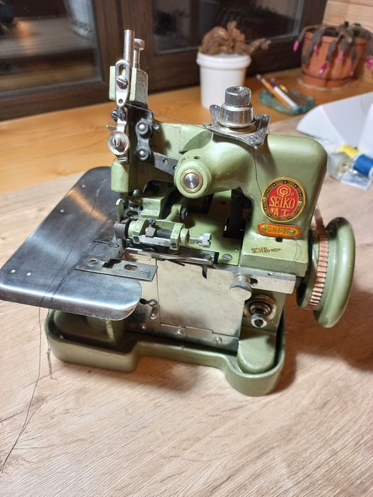 Продам оверлок Китай