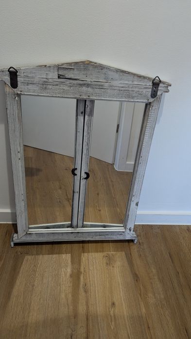 Moldura Loja Casa alterada para tapar quadro elétrico