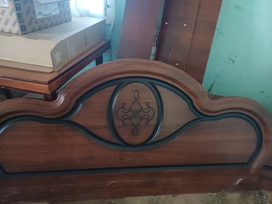 Продаж б/у ліжко матрас каркас 160/200