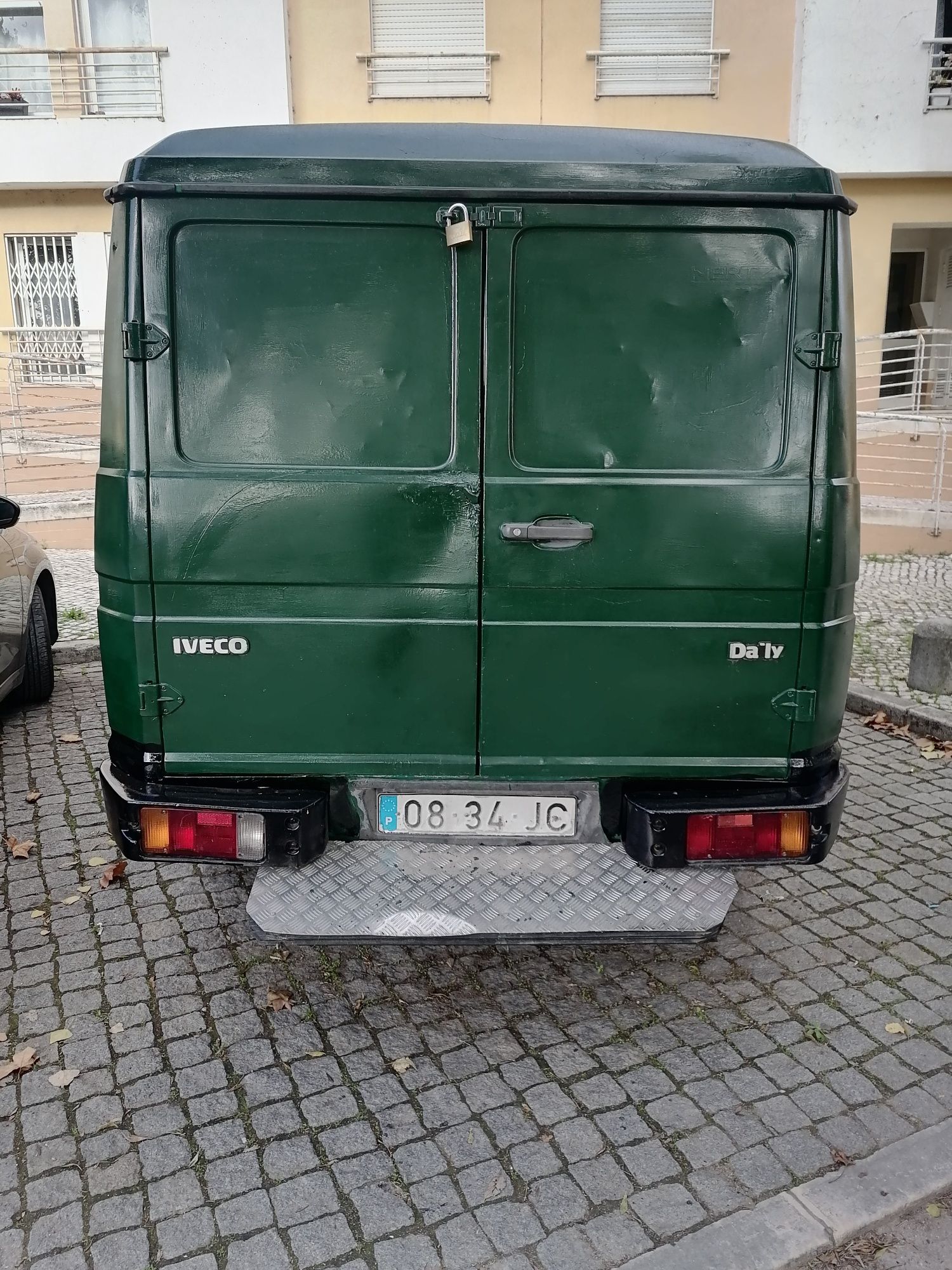 Carrinha iveco a trabalhar