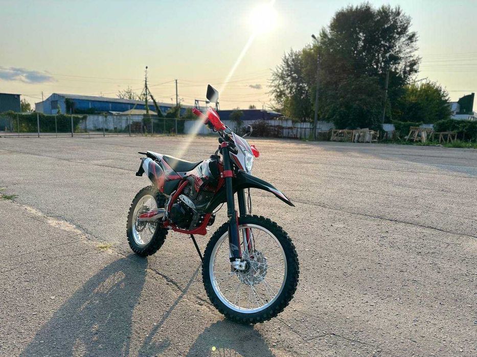 26к.с, 172Двигун, Повітря, 5КПП - мотоцикл BSE J10 250