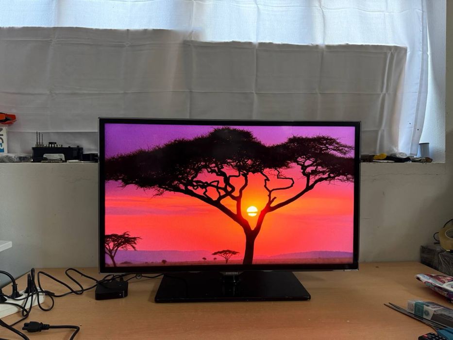 Телевізор Samsung – 37” Full HD, без Smart TV