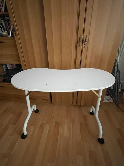 Stolik składany do menicure