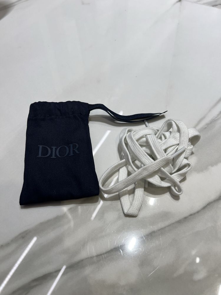 Nowe oryginalne sznurówki do butów białe Dior w woreczku