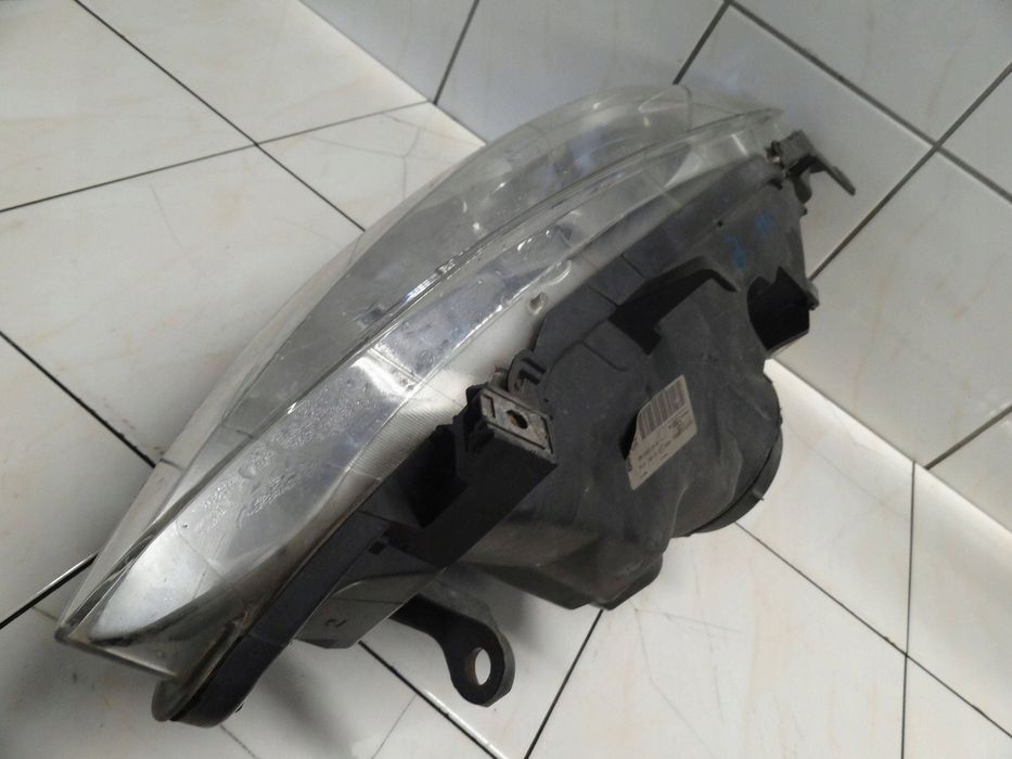 Peugeot 307 2005 Lampa Reflektor Prawy przód 9641615680