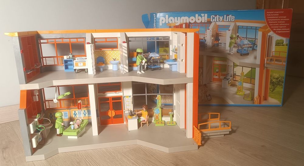 PLAYMOBIL CITY LIFE SZPITAL z wyposażeniem - 6657 stan idealny