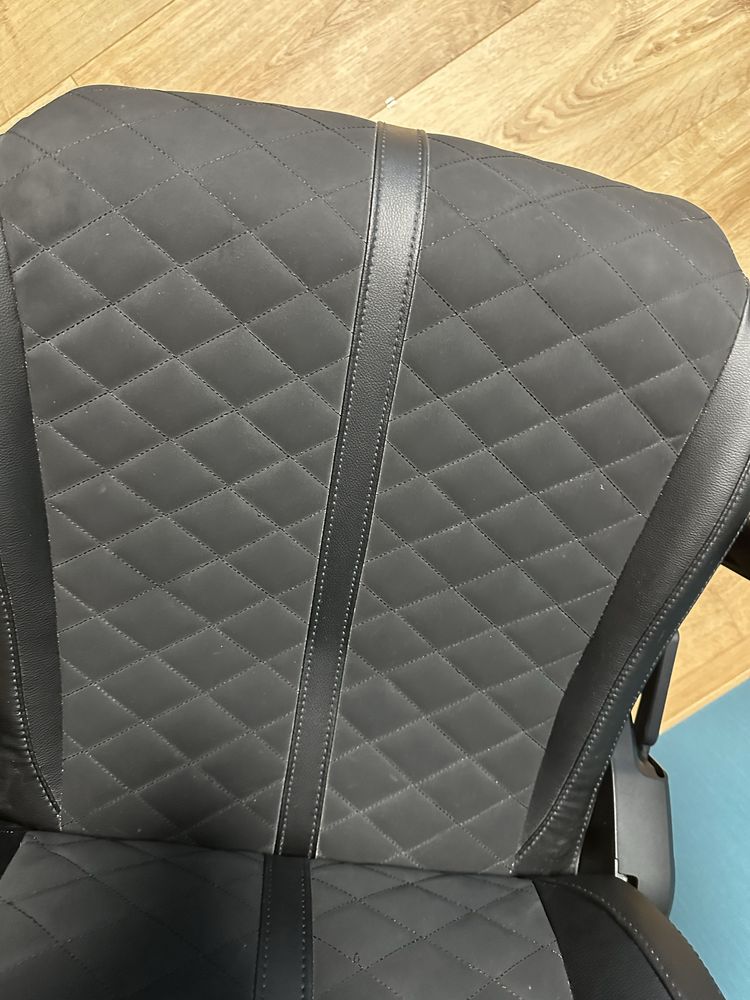 Игровое кресло Razer Enki Black