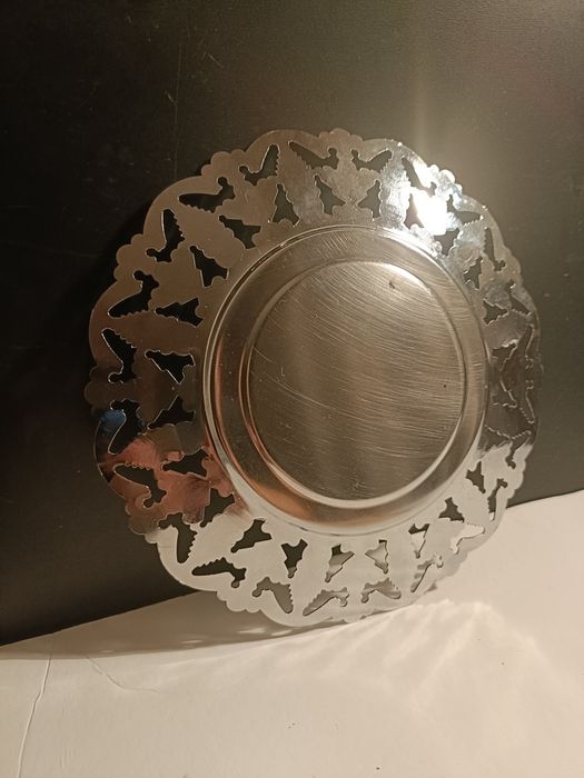 Pequeno prato decorativo em inox