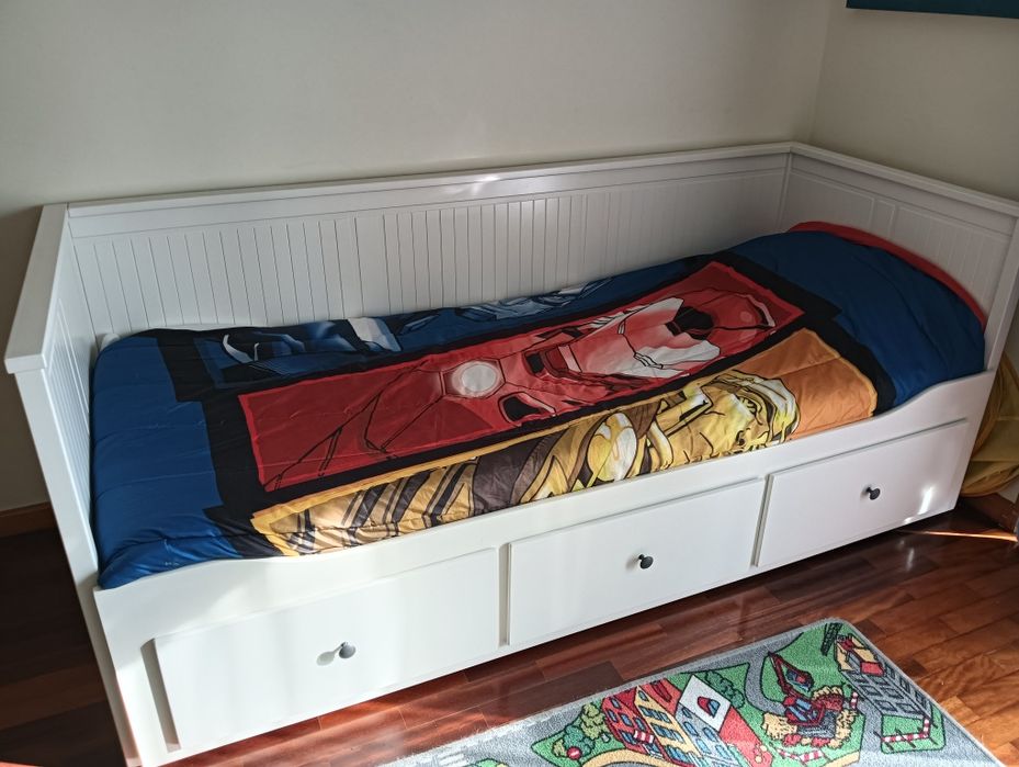 Cama hemnes com colchão incluído