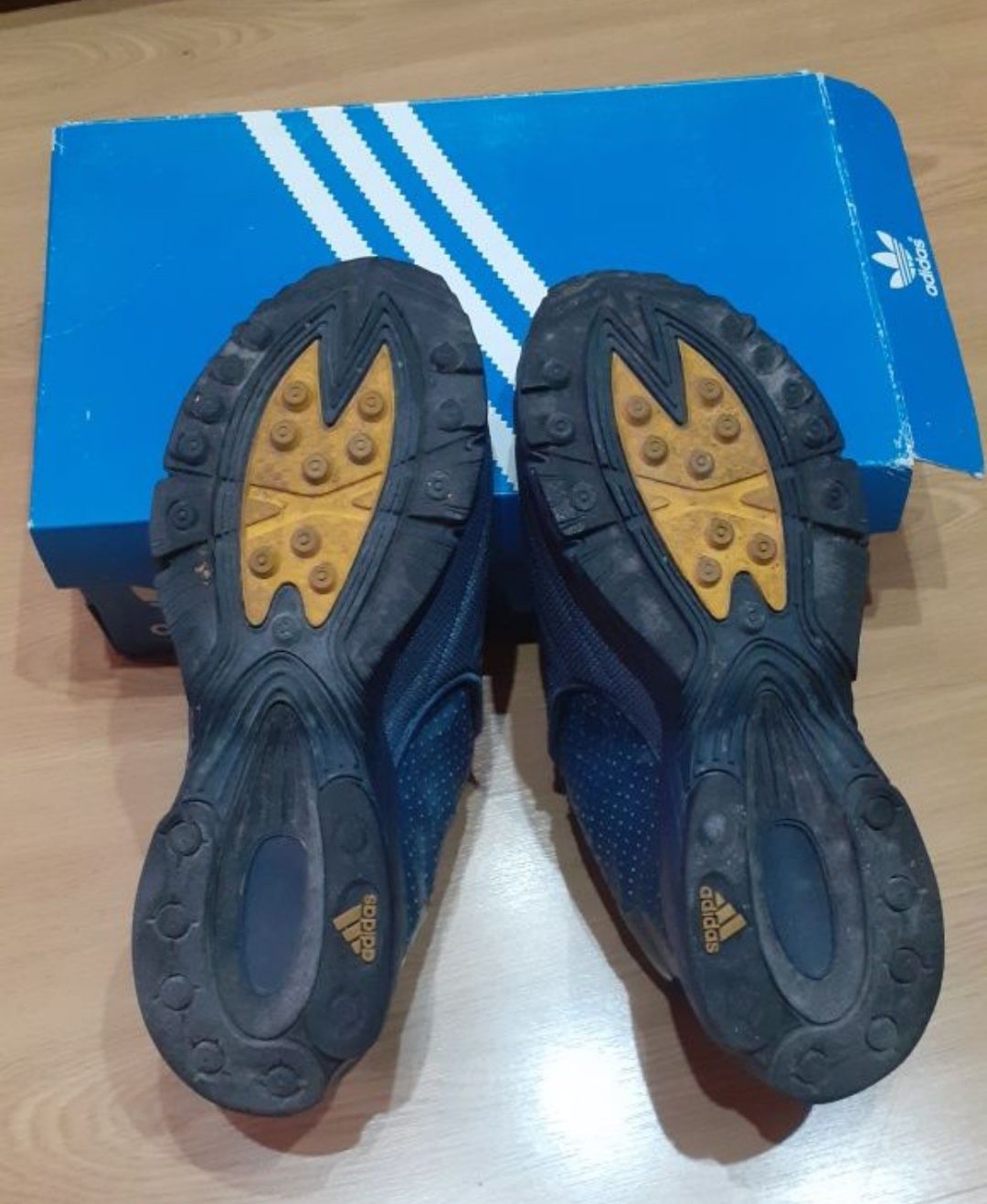 Tênis adidas azuis