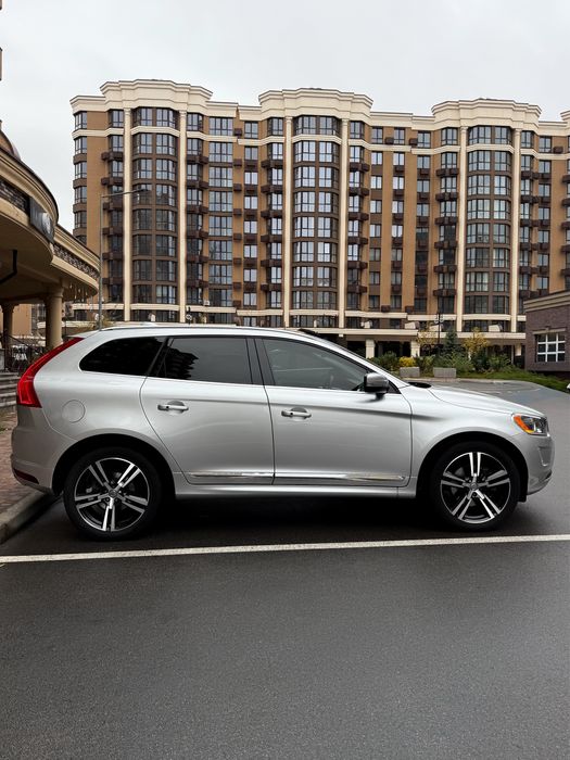 Volvo XC60 2015 року