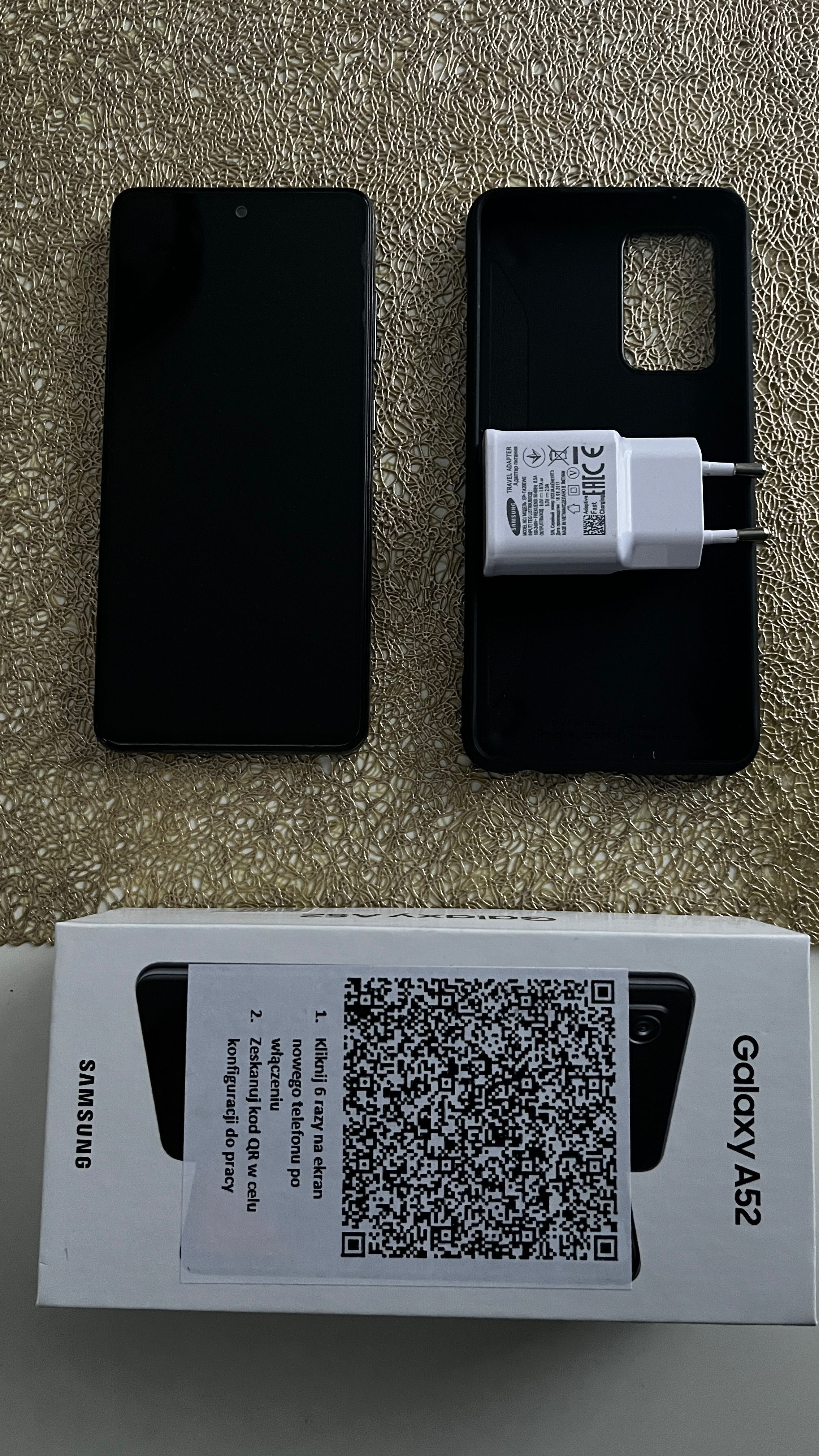 Telefon Samsung A52 + etui spigen