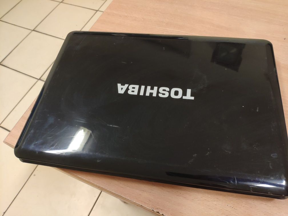 Toshiba laptop SATELLITE A350D-114 na części