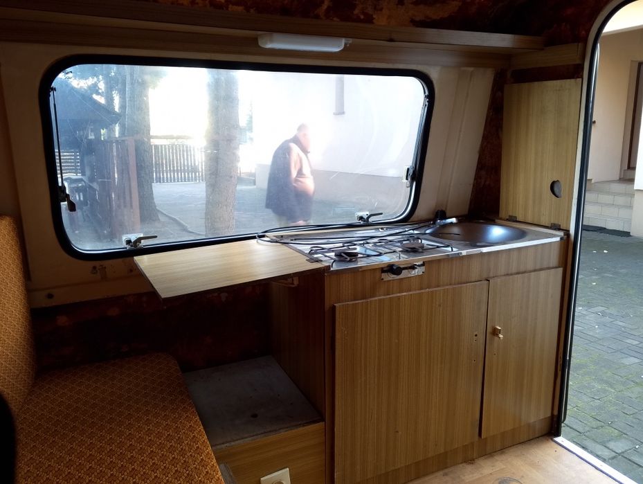 Przyczepa kempingowa niewiadów N 126 E zarejestrowana.