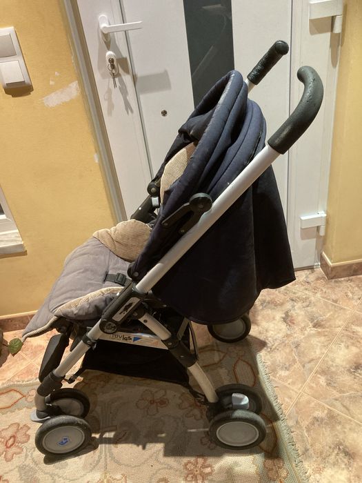 Carrinho de bebé em bom estado