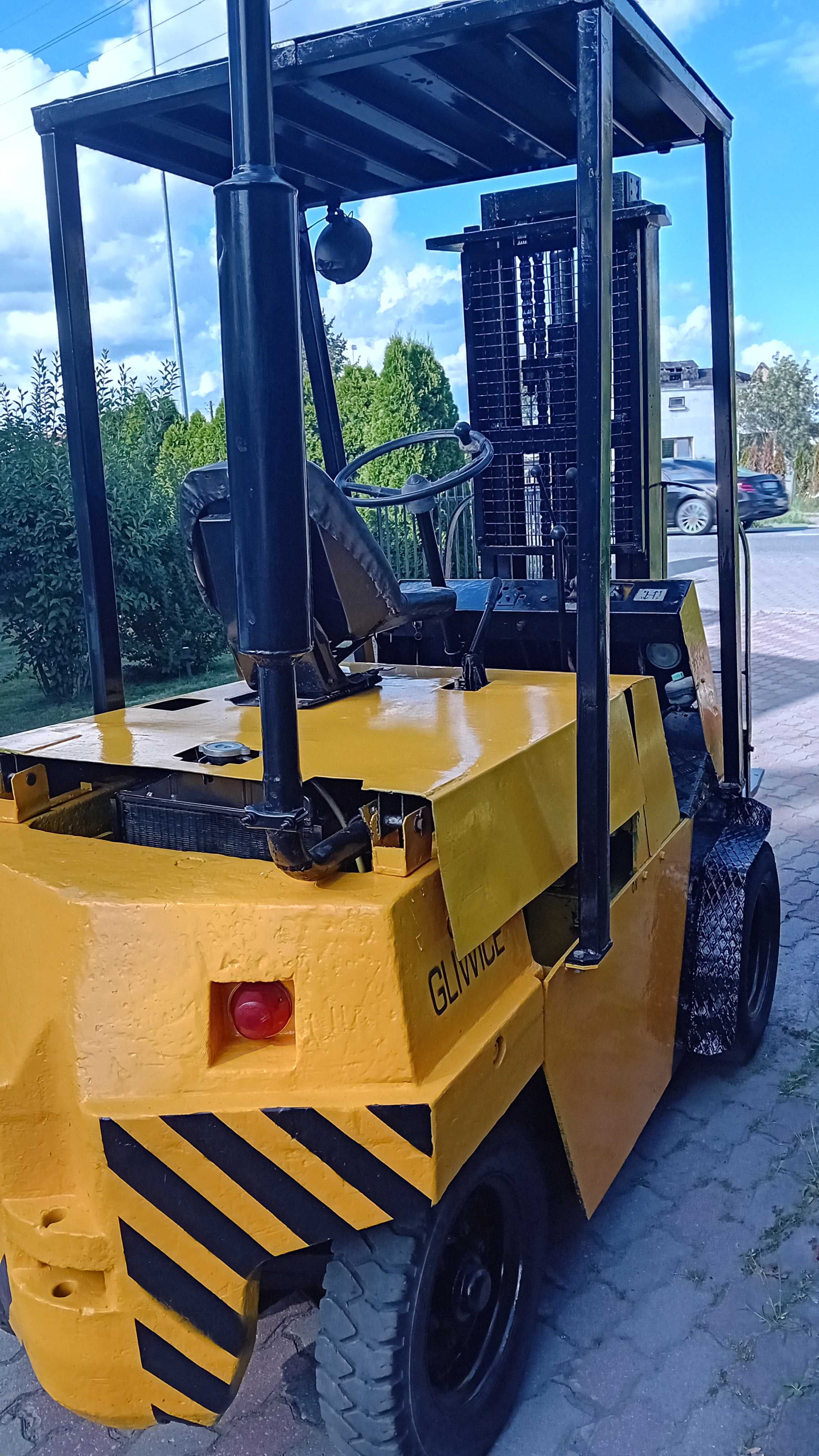 wozek widlowy GPW Gliwice Perkins blizniaki terenowy