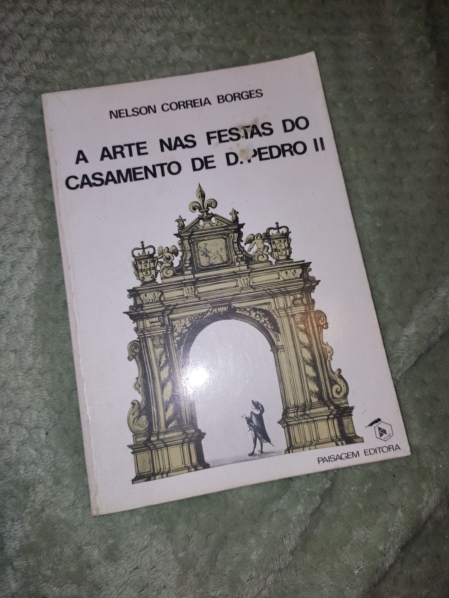 Livros variados.