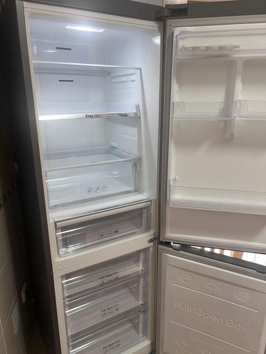 Frigorifico samsung. (Não respondo a esquemas mbway)