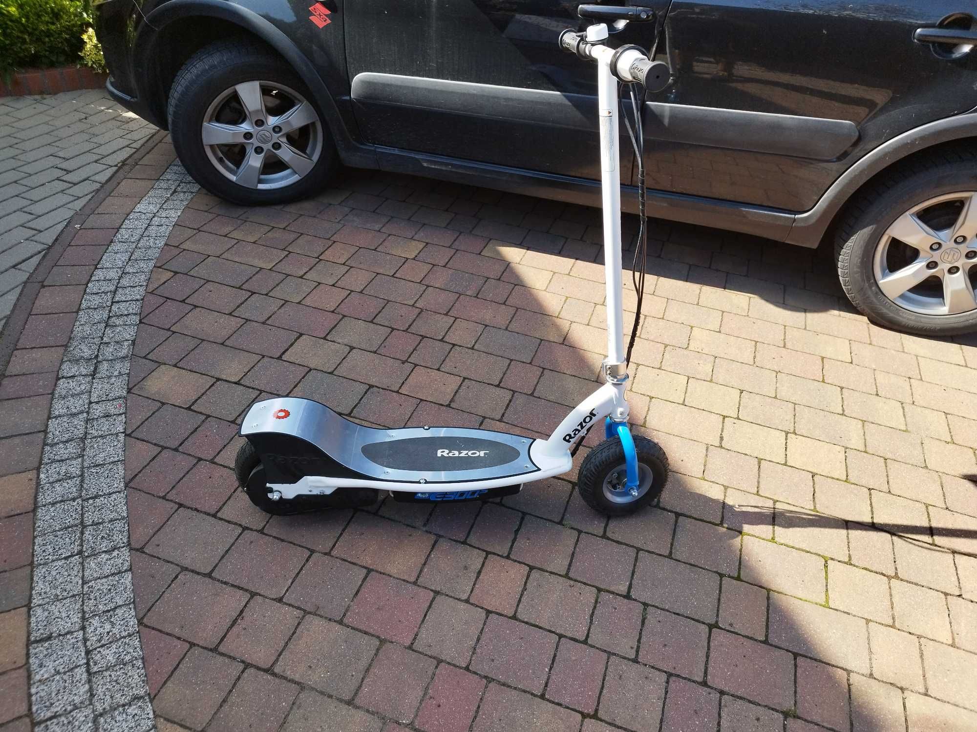 Sprzedam Hulajnogę elektryczna, RAZOR E300  16km 250W