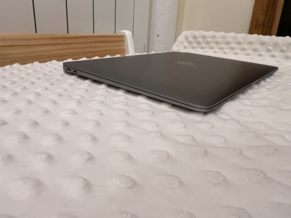 Macbook air13,3  i7 10’geração 16gb ram 256ssd TECLADO PORTUGUÊS