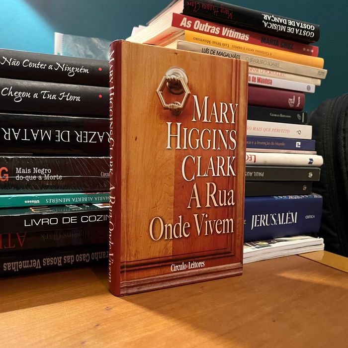 Mary Higgins Clark - A Rua Onde Vivem (envio grátis)