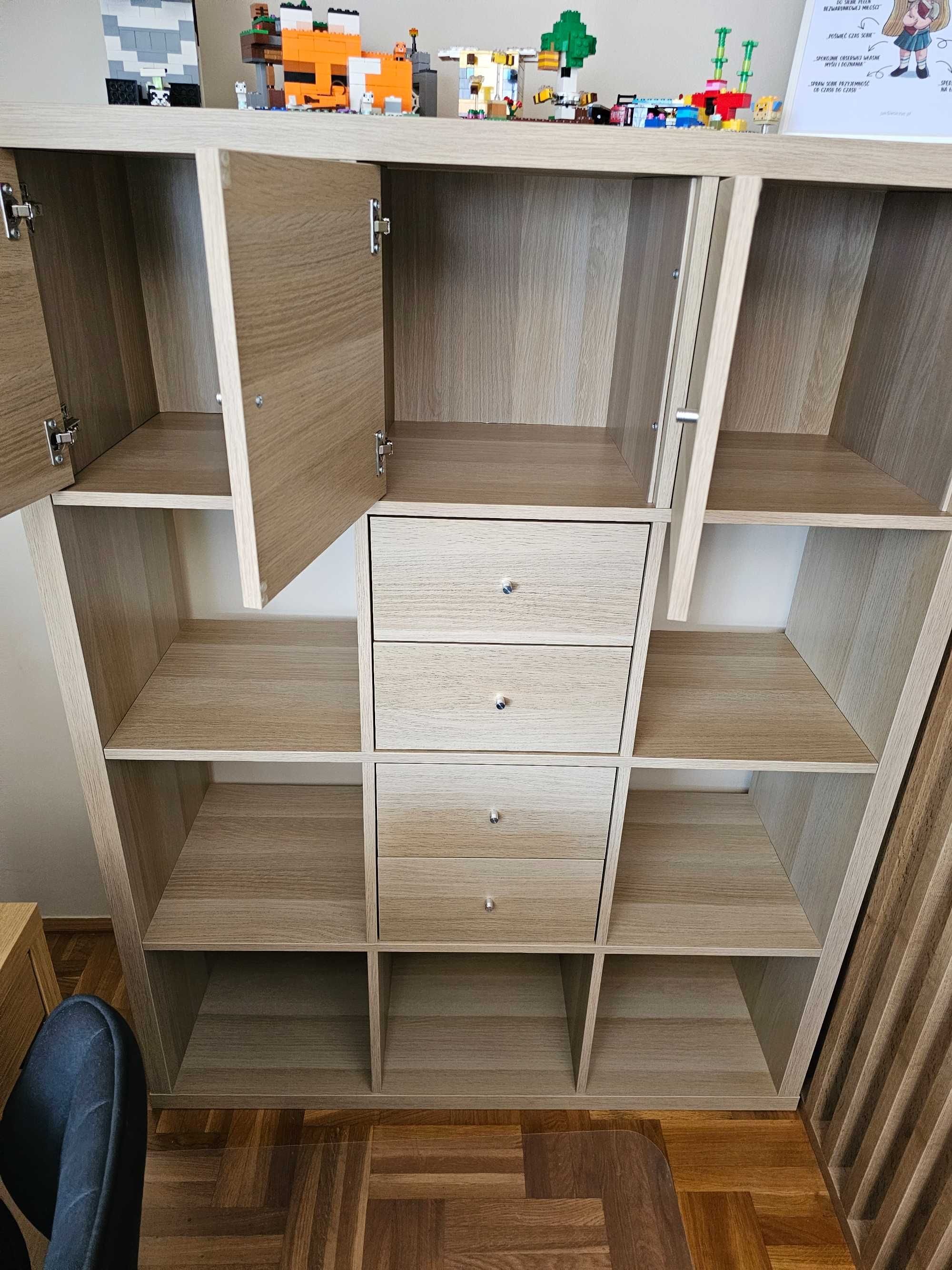 Regał Kallax IKEA z wkładami
