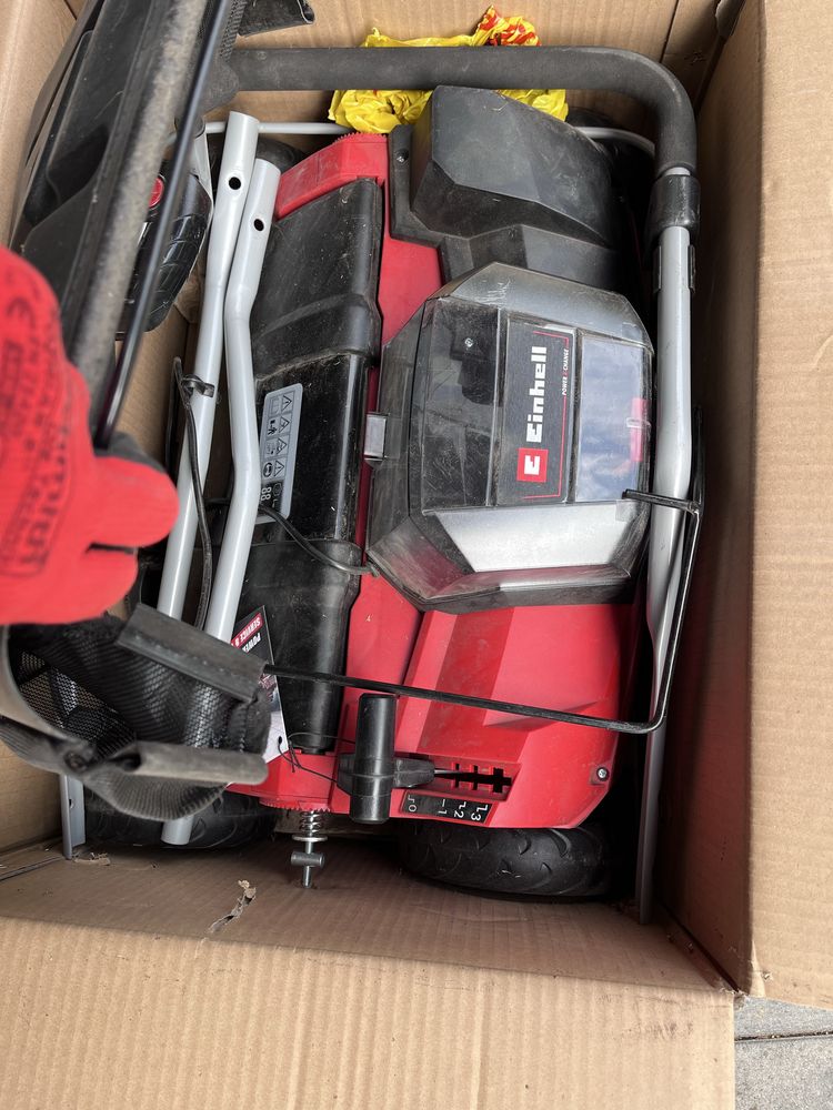 Wertykulator akumulatorowy Einhell GE-SC 35/1 Li