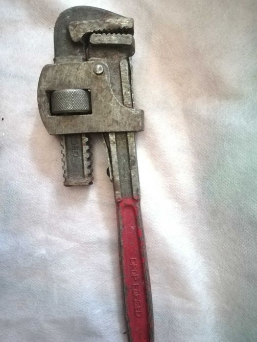 Chave de tubos /grifo. 30 cm