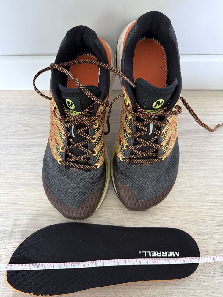 Buty biegowe marki Merrel