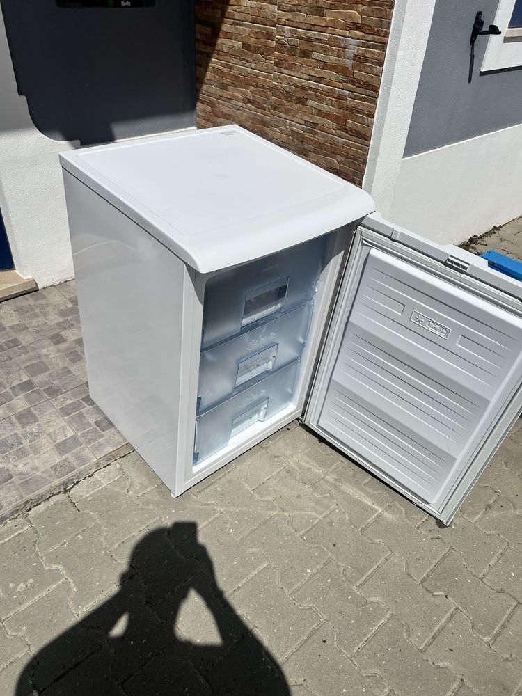 Arca congelsdora vertical 3 gavetas -Beko