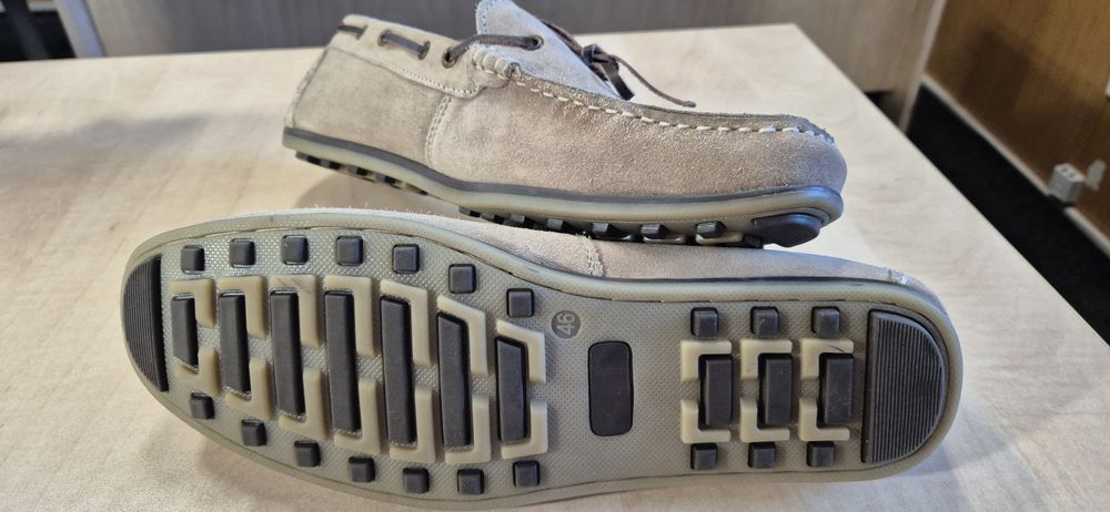 Мокасини нові з натуральної замші розмір 29см.