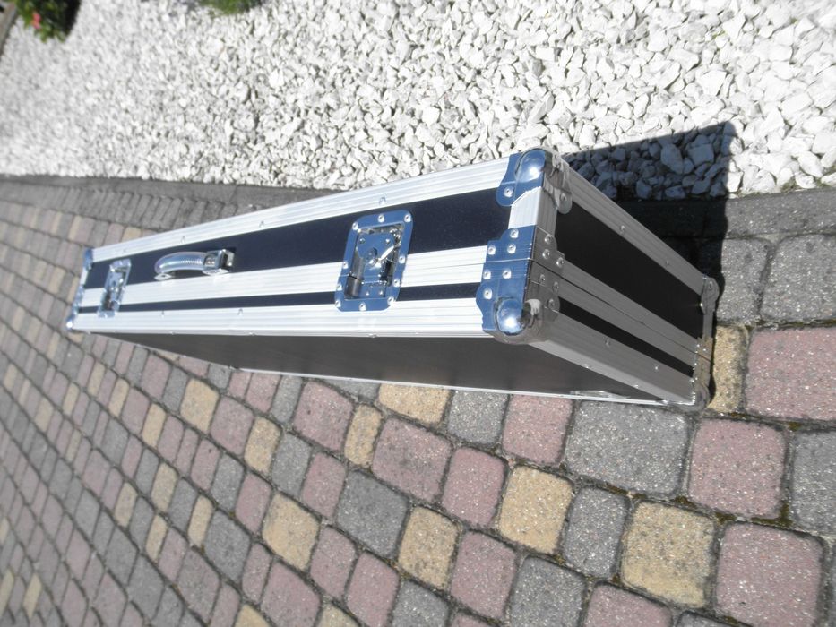 Flight Case na gitarę elektryczną. Futerał sztywny, twardy. Jak NOWY.