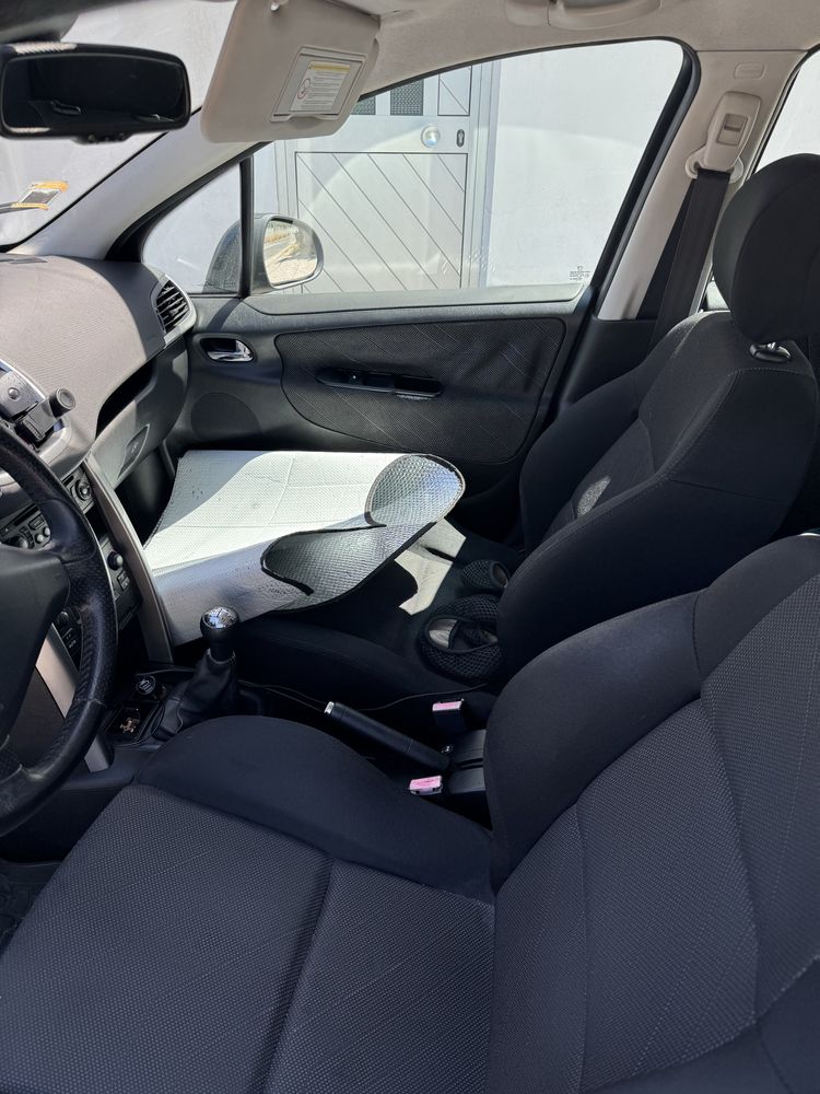 #peugeot 207 sw 1.6 hdi 90 cv