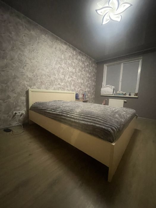 Двоспальне ліжко